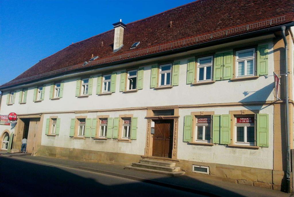 Große 3 Zimmer-Wohnung mit zwei KFZ-Stellplätze - ohne Balkon!!! - Foto 4
