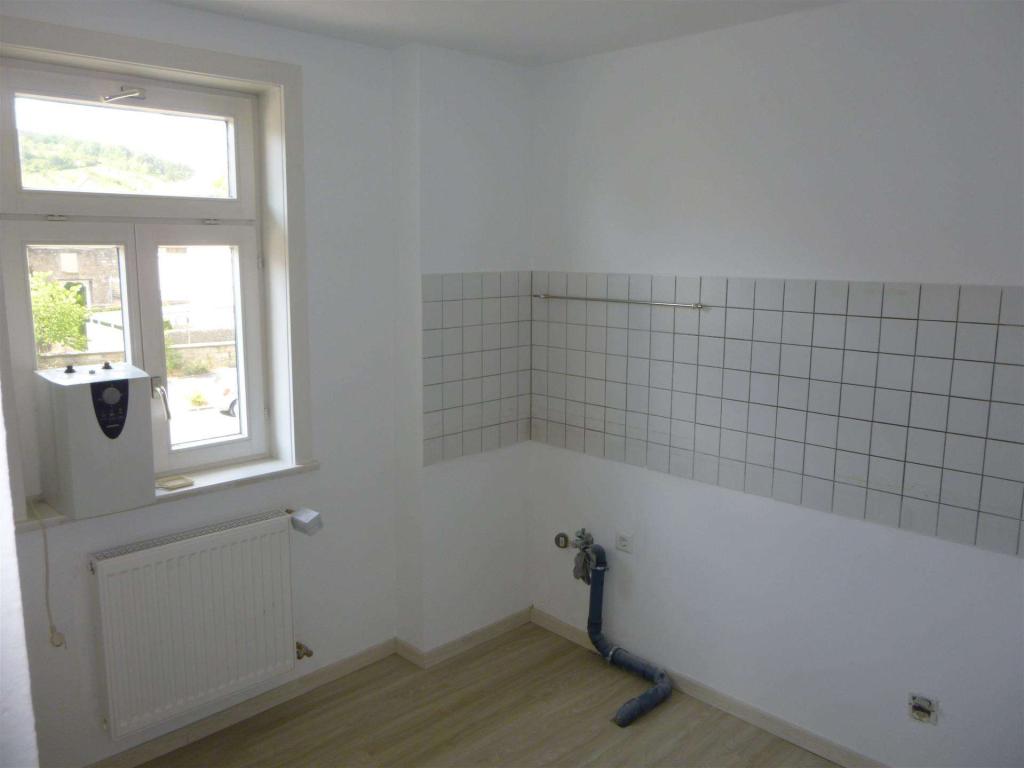 Große 3 Zimmer-Wohnung mit zwei KFZ-Stellplätze - ohne Balkon!!! - Foto 3