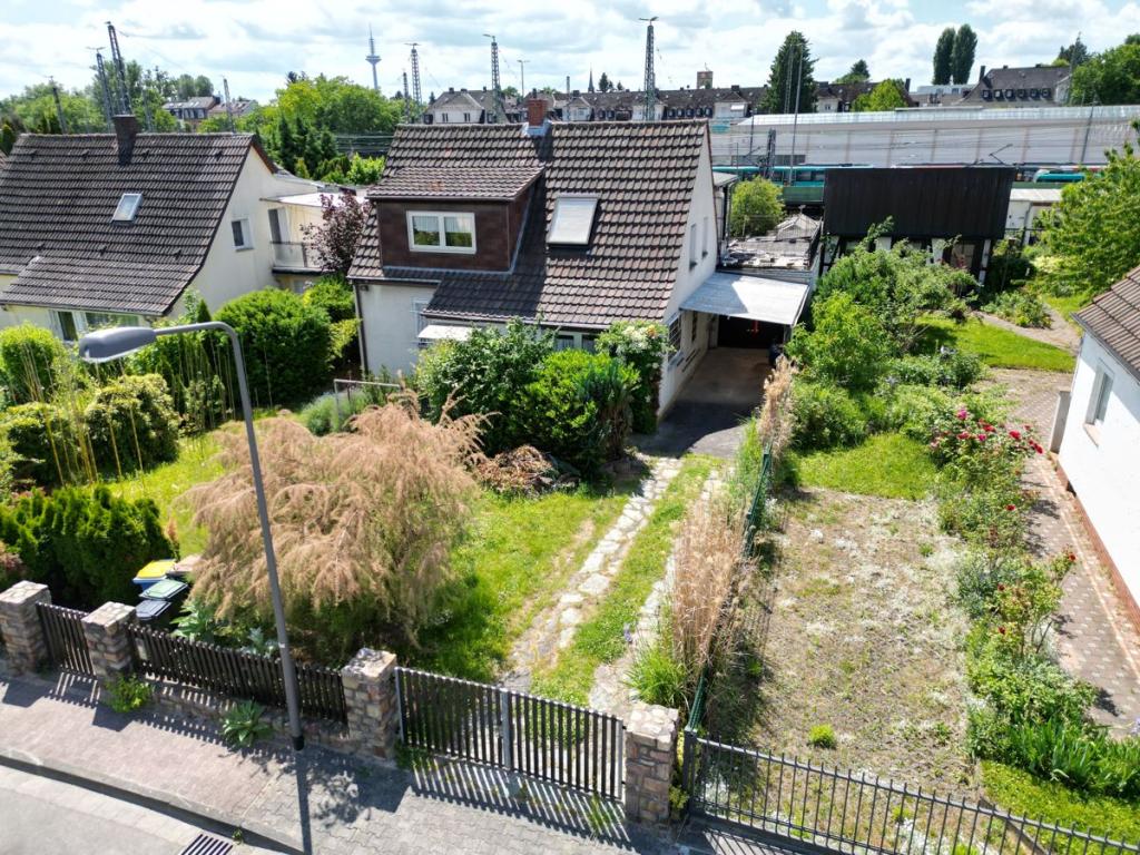 Straßenansicht