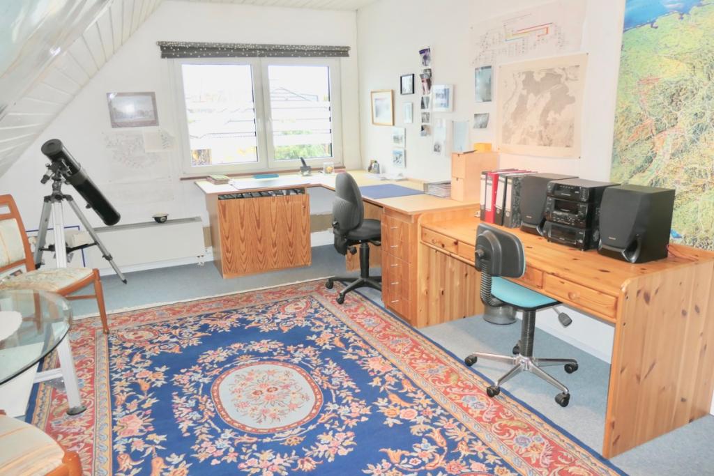 Büro oder Elternzimmer im DG