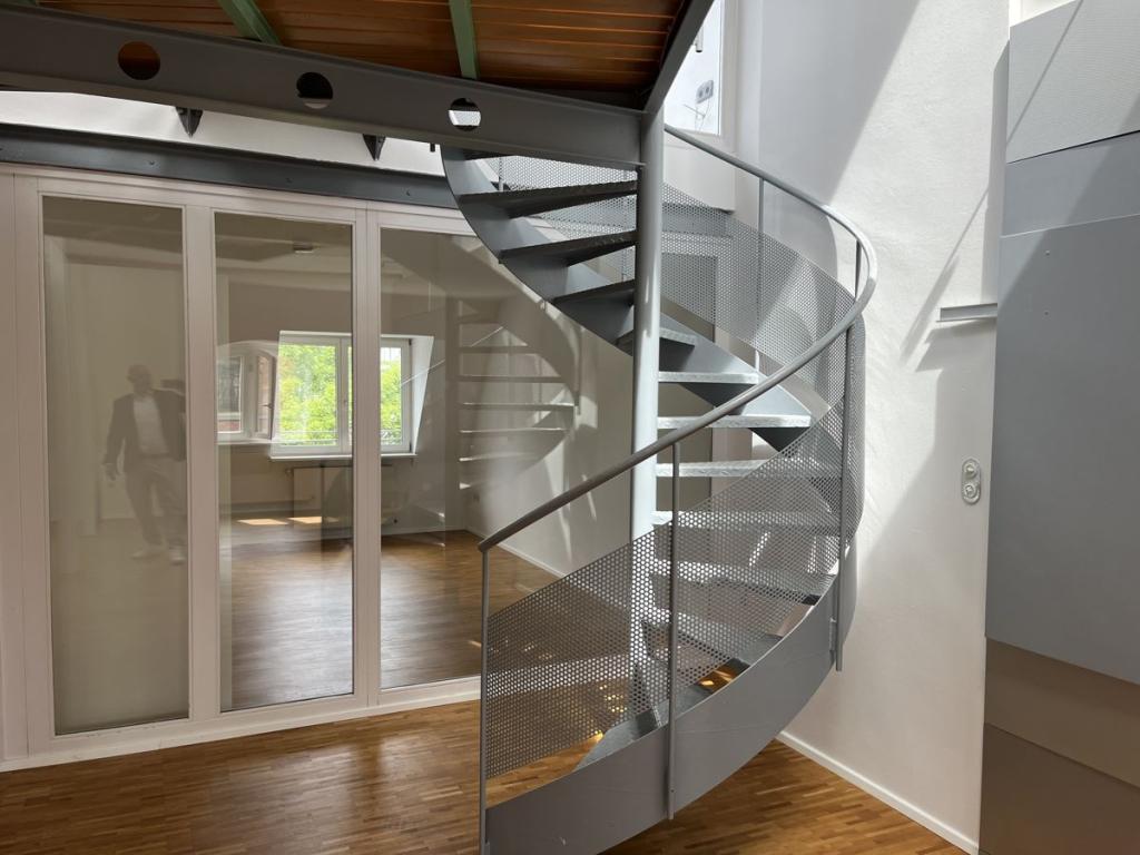 Treppe zur Galerie