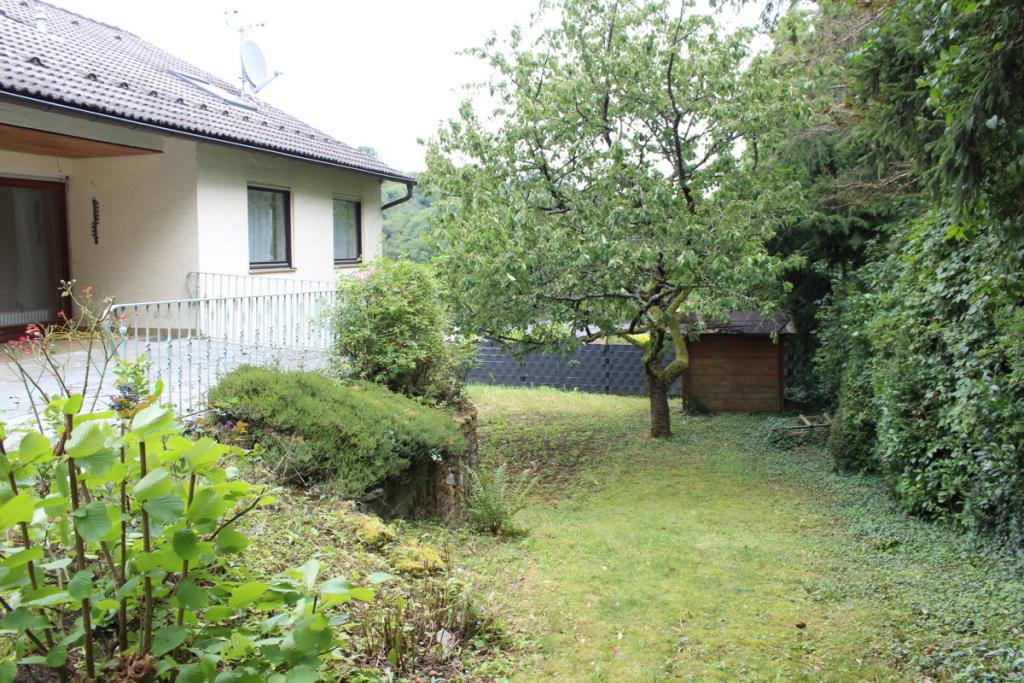 Garten seitlich