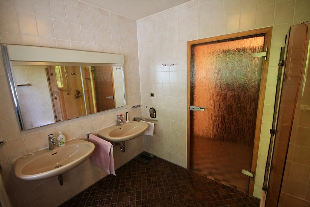 Badezimmer EG