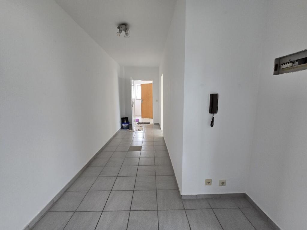 Charmante, renovierte 3 Zi. Dachgeschoss Wohnung mit neuem Bad + neuer Einbauküche - Foto 1