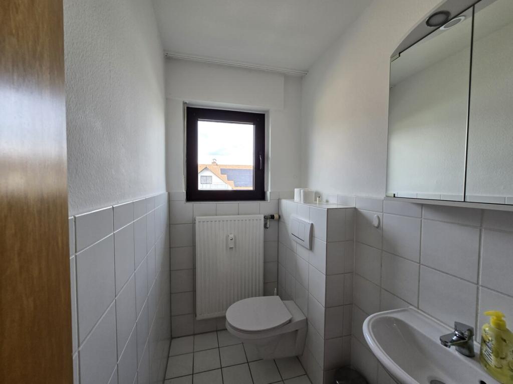 Helle 3.Zi.-Wohnung mit Balkon und attraktiver Verkehrsanbindung - Photo 2