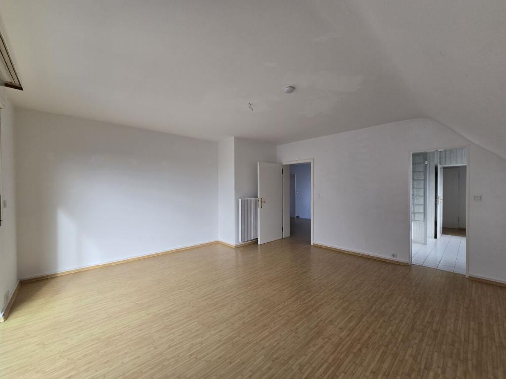 Wohnen mit Hauscharakter – außergewöhnliche Maisonette-Wohnung auf 195 m² in Frankfurt-Rödelheim. - Photo 1