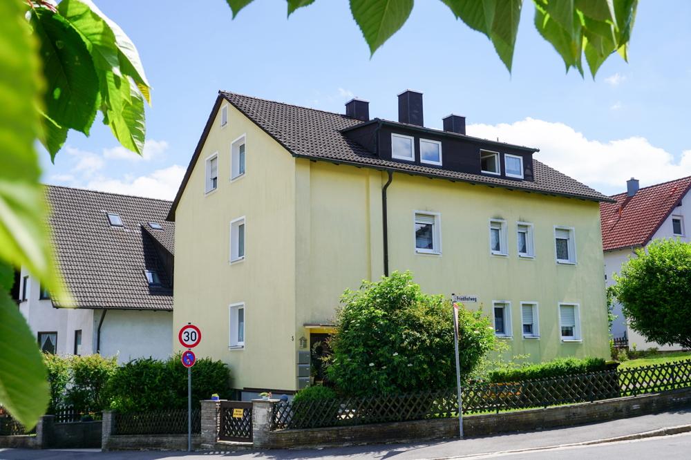 Die ganze Etage für sich! - 3,5-Zimmer-Dachgeschoss-Wohnung zur Miete in Pegnitz - Foto 2
