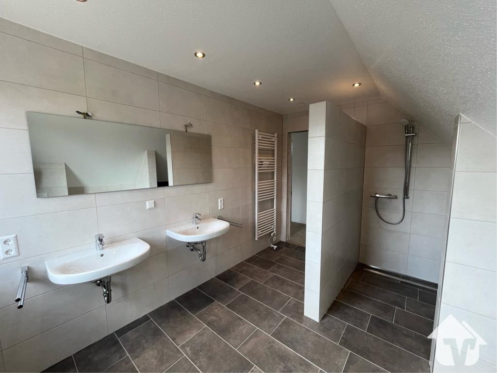 Großzügige Haushälfte, neuwertig, neu zu vermieten… - Foto 3