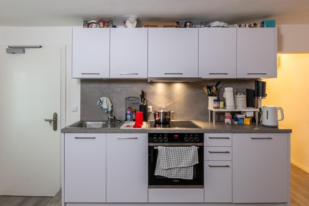 WG-taugliche-2-Zimmer-Wohnung mit Höhen unterschieden, EBK und Duschbad - Foto 3