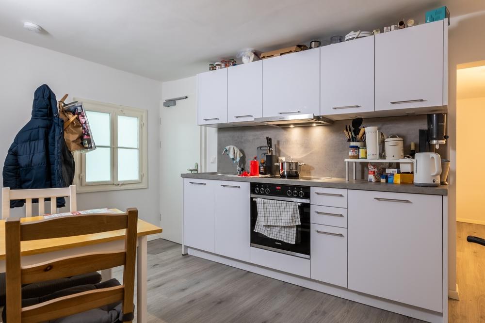 WG-taugliche-2-Zimmer-Wohnung mit Höhen unterschieden, EBK und Duschbad - Foto 2