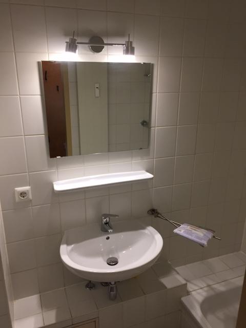 Studentenappartement in zentraler Stadtlage - nur 1 km von der Universität entfernt - - Photo 2