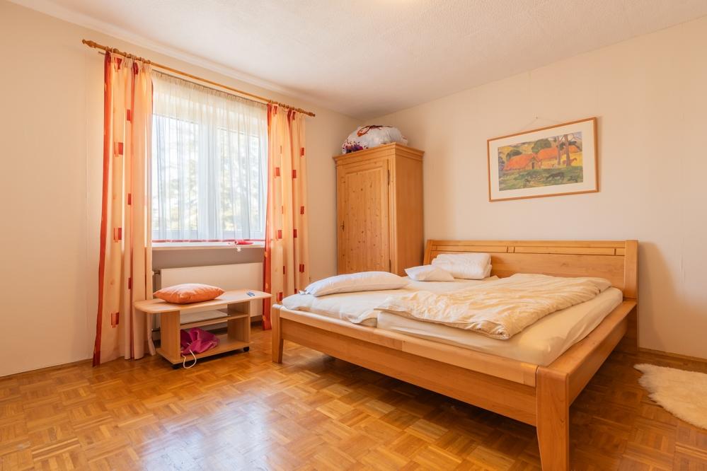 Schlafzimmer (2)