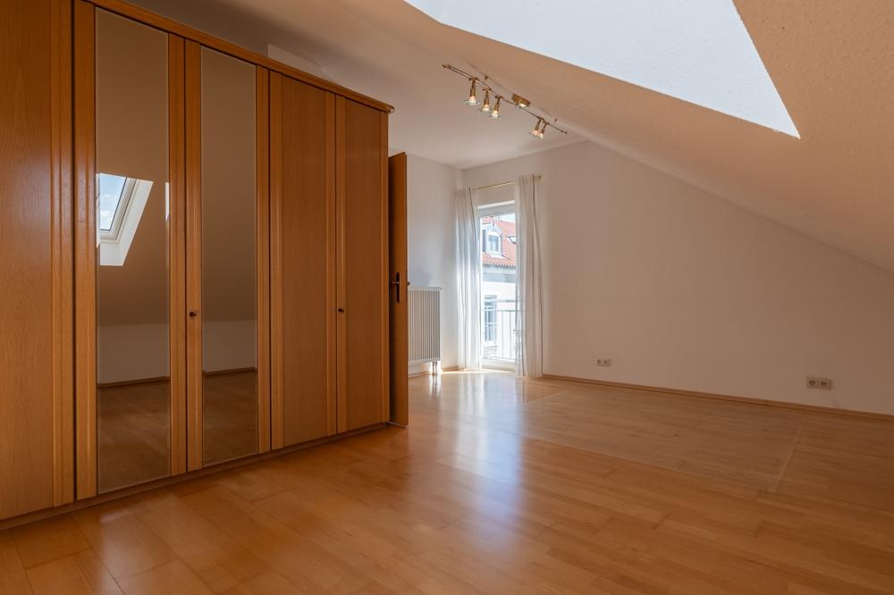 Schlafzimmer (2)