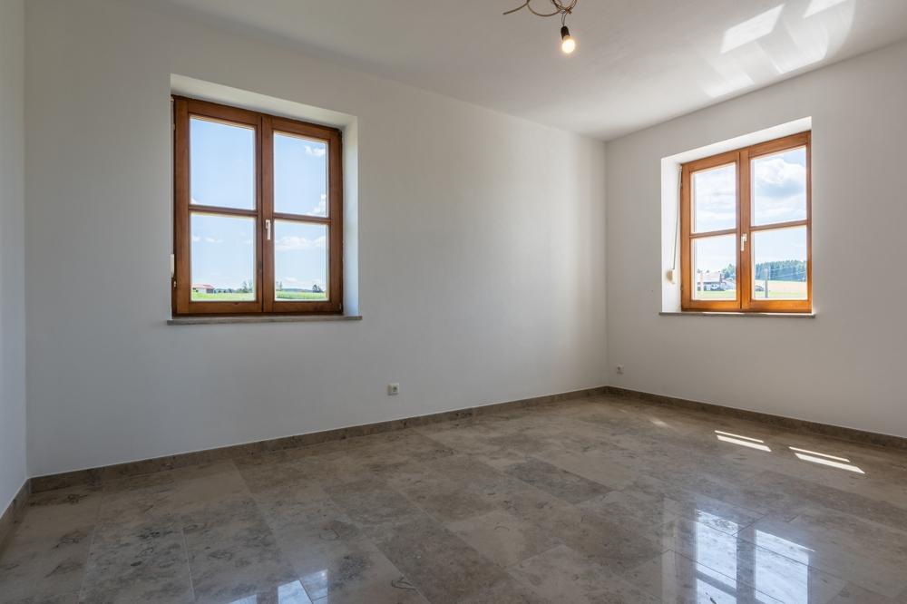 Großzügig Wohnen in Weilerlage 4-Zimmer-Wohnung mit 2 Duschbädern, offener Koch-Essbereich und Terrasse - Photo 1