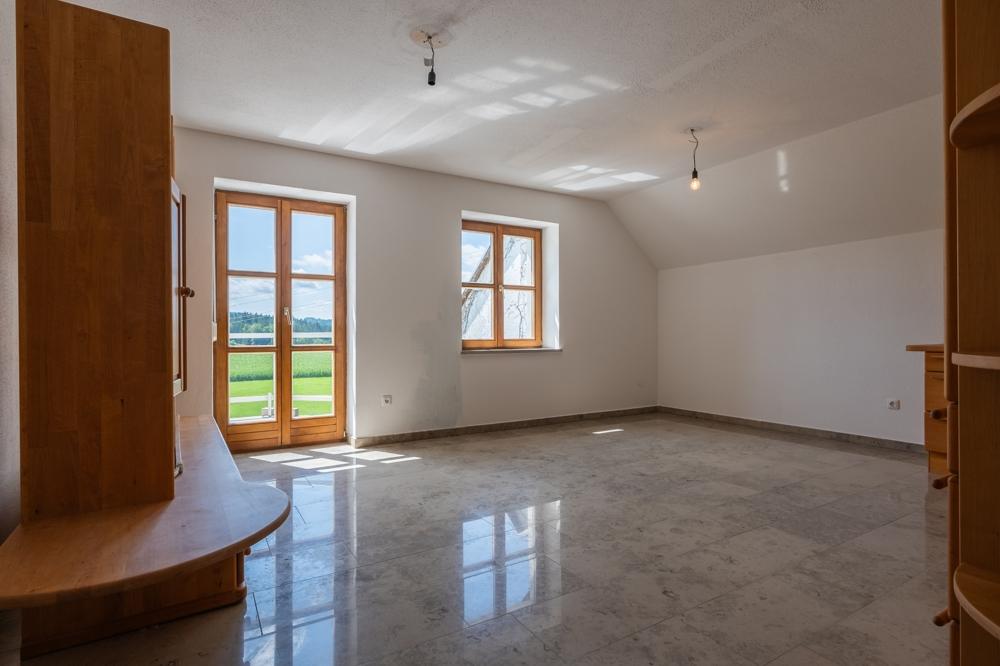 Großzügig Wohnen mit Fernblick 3-Zimmer-Wohnung mit 2 Bädern, Balkon und EBK - Foto 1