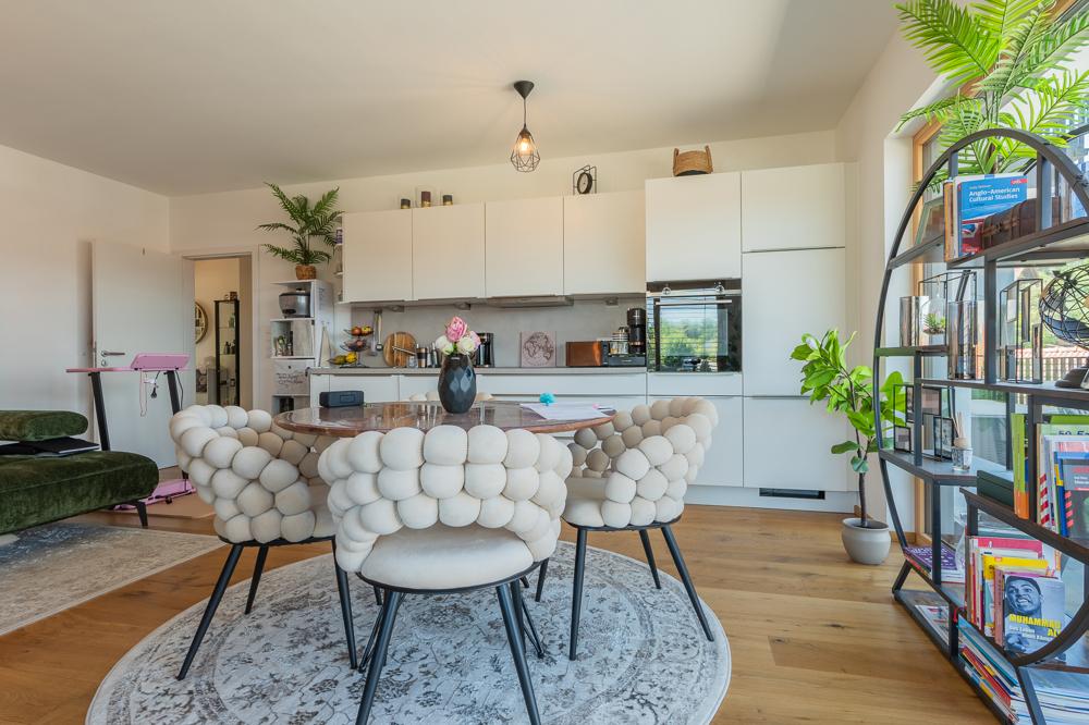 Zentrumsnah wohnen in Waldkirchen 3-Zimmer-Wohnung mit Tageslichtduschbad, EBK, Terrasse und Garten - Foto 3
