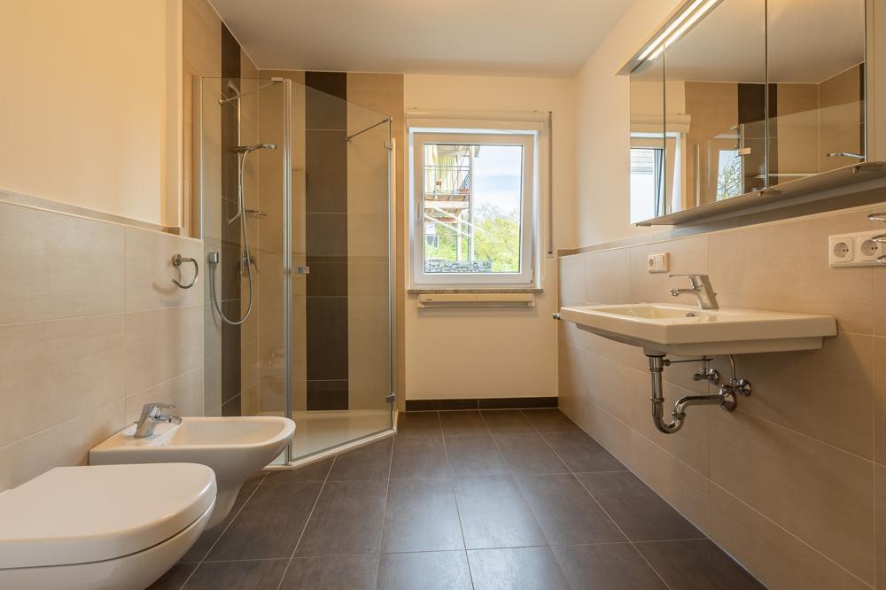 Blick über das Donautal und Obernzell! 2-Zimmer-Wohnung mit Tageslichtduschbad, Terrasse und EBK - Photo 5