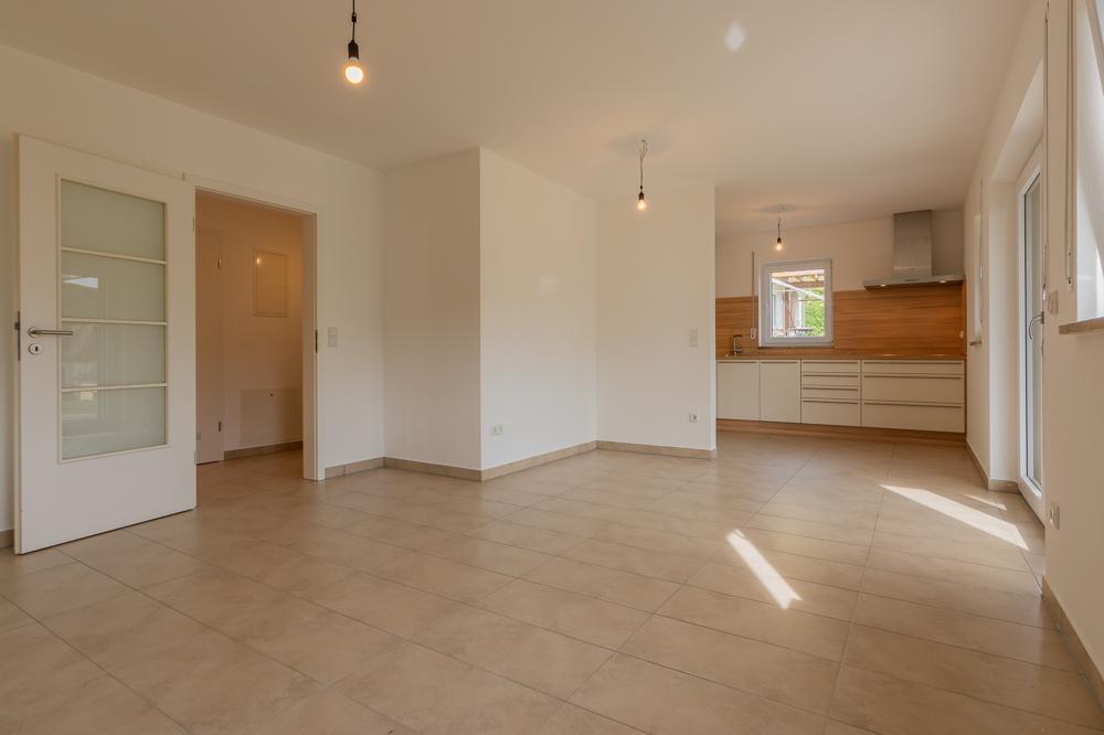Blick über das Donautal und Obernzell! 2-Zimmer-Wohnung mit Tageslichtduschbad, Terrasse und EBK - Photo 2