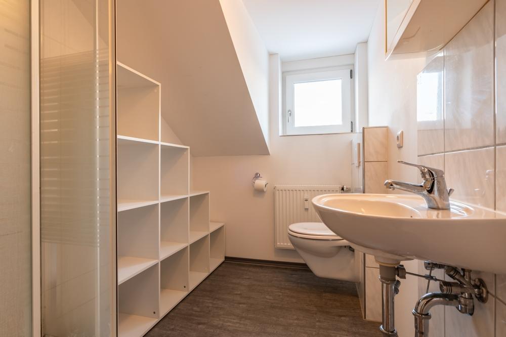 Passau-Ingling 1,5-Zimmer-Dachgeschosswohnung mit Tageslichtduschbad und EBK - Foto 5