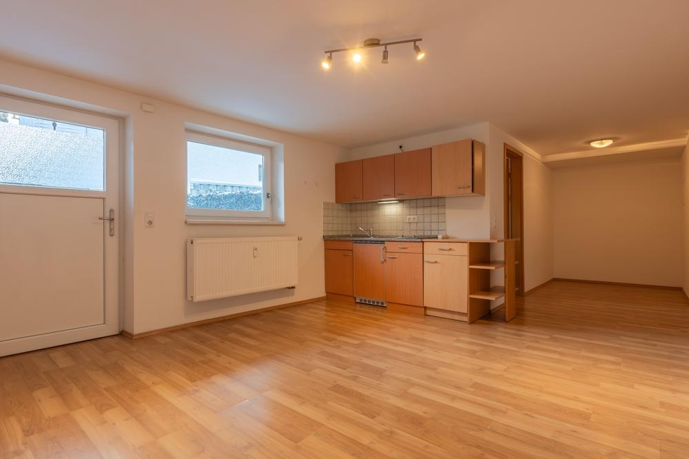 Passau-Ingling 1,5-Zimmer-Erdgeschosswohnung mit Tageslichtduschbad und EBK - Photo 2