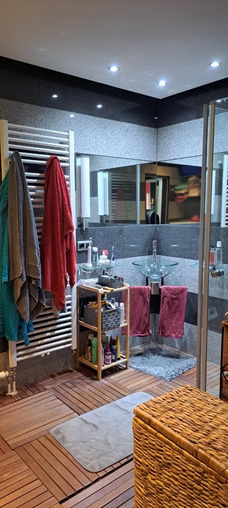 Passau – Innstadt – Göttweiger Straße 2-Zimmer-Wohnung mit offenen Wohn-Kochbereich, Wannenbad und Balkon - Foto 5