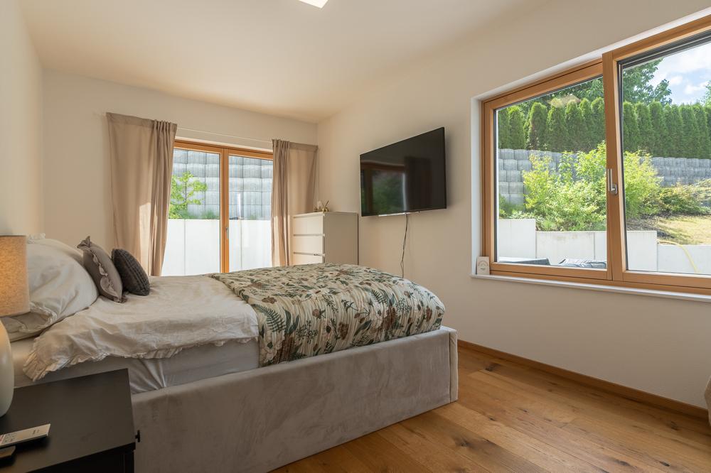 Wohnen mit Weitblick Neuwertige 2-Zimmer-Wohnung mit Tageslichtduschbad, EBK und Balkon - Foto 5
