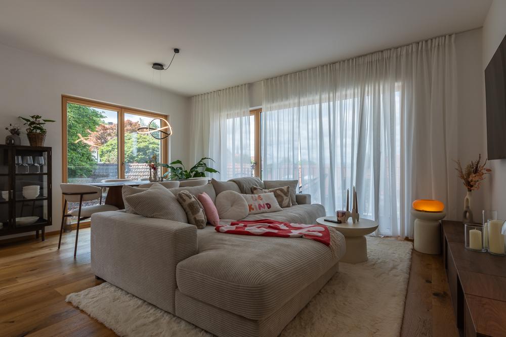Wohnen mit Weitblick Neuwertige 2-Zimmer-Wohnung mit Tageslichtduschbad, EBK und Balkon - Foto 2