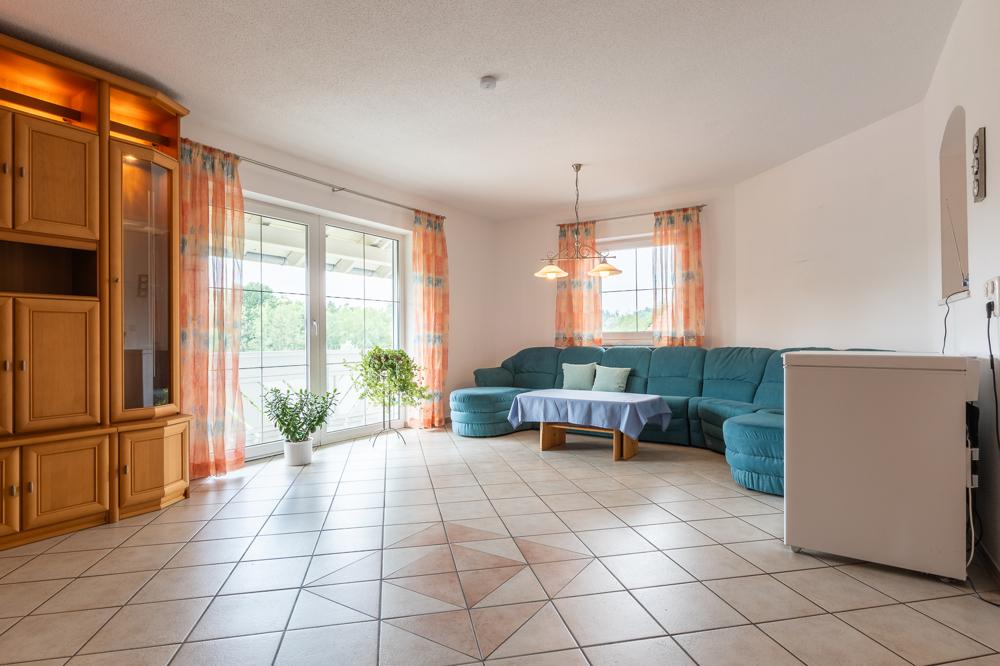 Offen-Wohnen in Tiefenbach 3-Zimmer-Erdgeschosswohnung mit Tageslichtbad, Balkon und EBK - Photo 2