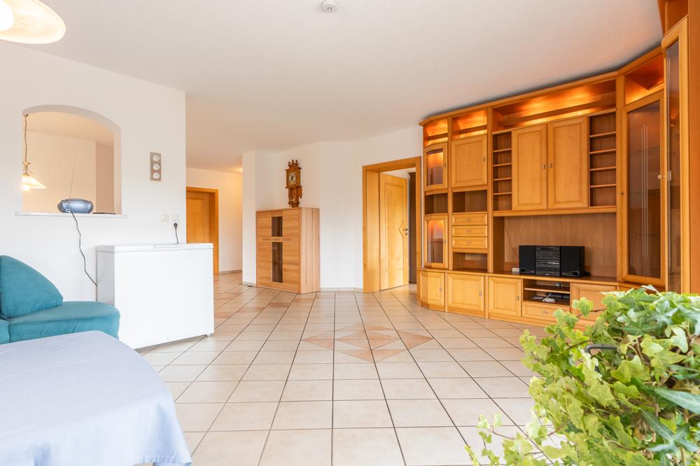 Offen-Wohnen in Tiefenbach 3-Zimmer-Erdgeschosswohnung mit Tageslichtbad, Balkon und EBK - Photo 4