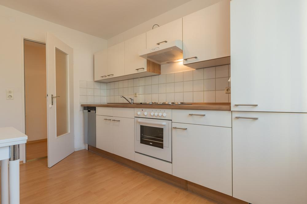 Großzügige 2-Zimmer-Wohnung mit natürlich belichteter Küche, Tageslichtbad und geräumigen Balkon - Photo 3