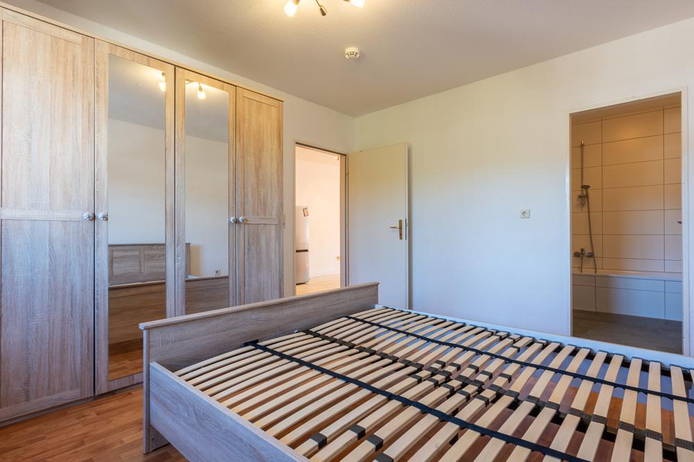 In direkter Nähe zum Zentrum 2-Zimmer-Wohnung mit offener Küche, Balkon und Wannenbad - Foto 4
