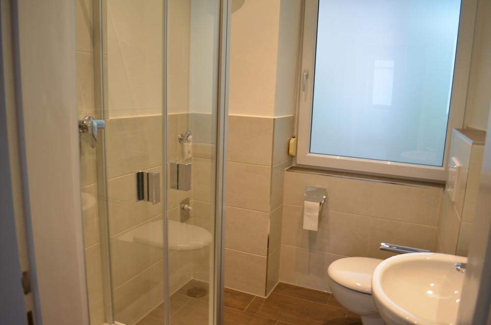 ACHTUNG STUDENTEN! 2-Zimmer-Wohnung mit Tageslichtduschbad und Einbauküche - Photo 4