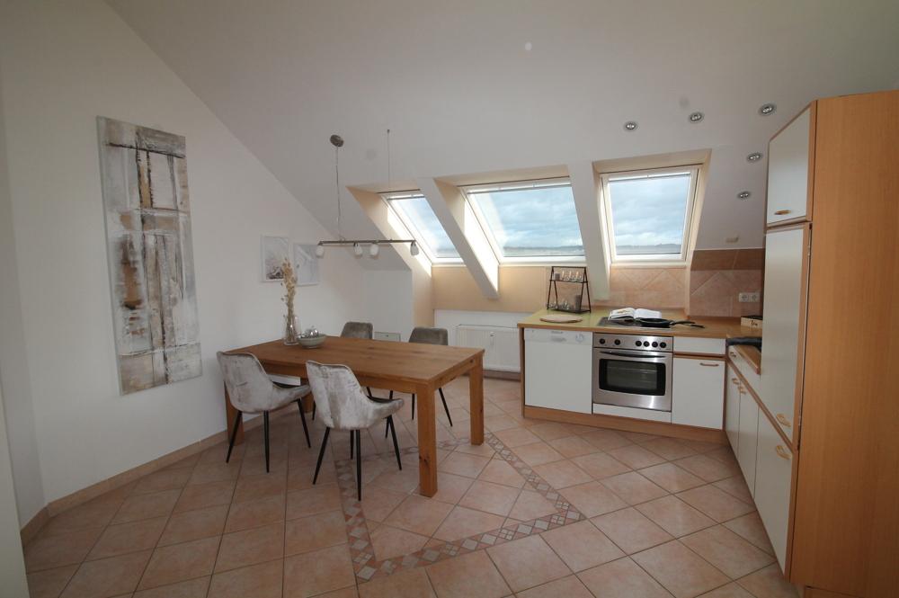 Ganz oben wohnen – Außergewöhnliche Wohnung! 3-Raum-Dachetage mit offenen Wohn-/Ess-/Kochbereich - Foto 3