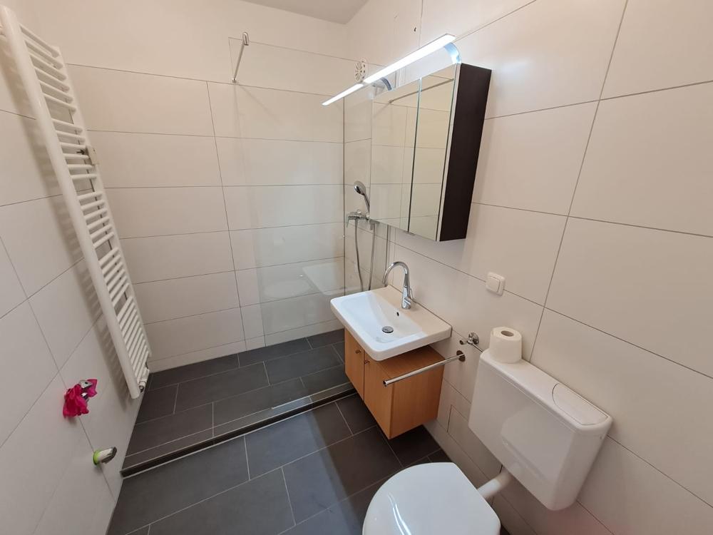 Komplett saniert in bester Lage! 1-Zimmer-Wohnung mit Balkon, Duschbad & EBK - Foto 4