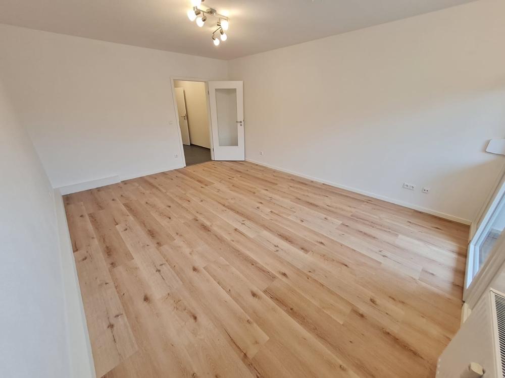 Komplett saniert in bester Lage! 1-Zimmer-Wohnung mit Balkon, Duschbad & EBK - Foto 1