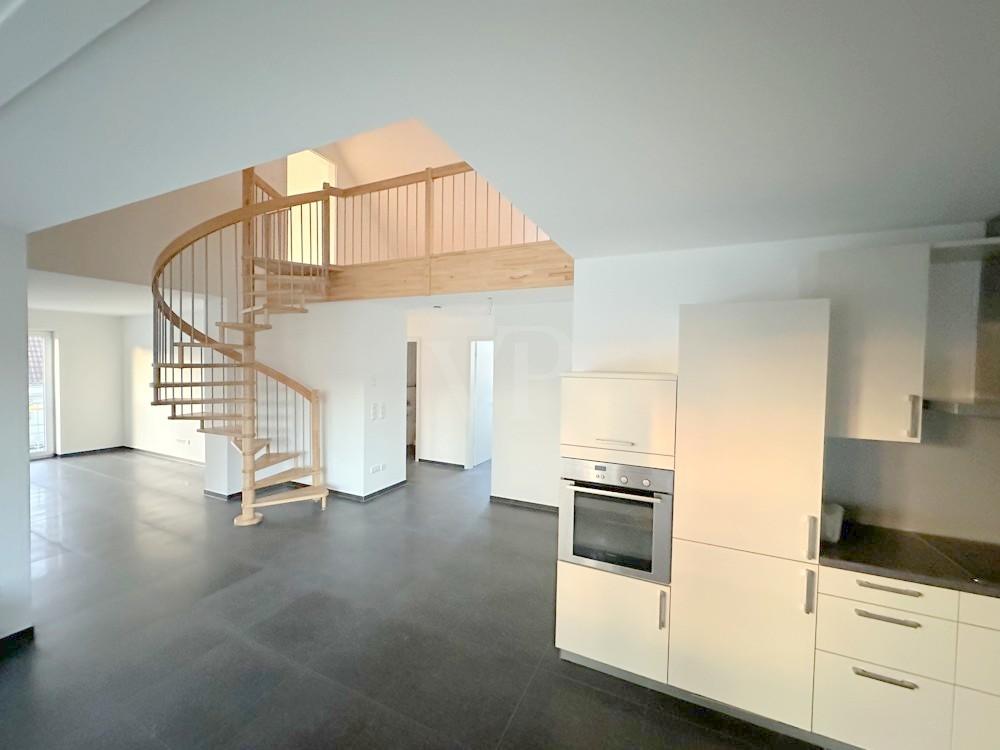 Schicke Maisonette-Wohnung mit großem Balkon in Neusäß - Photo 3