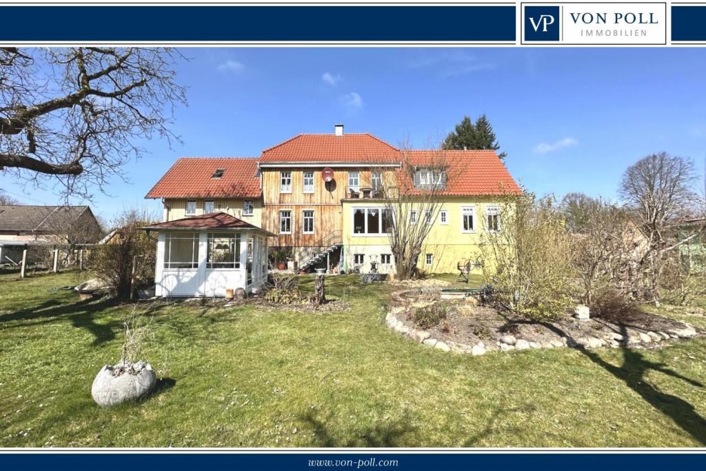 Haus_mit_großem_Garten_Beedenbostel