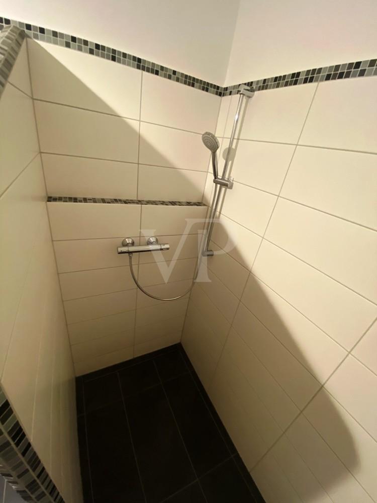 Dusche im Bad