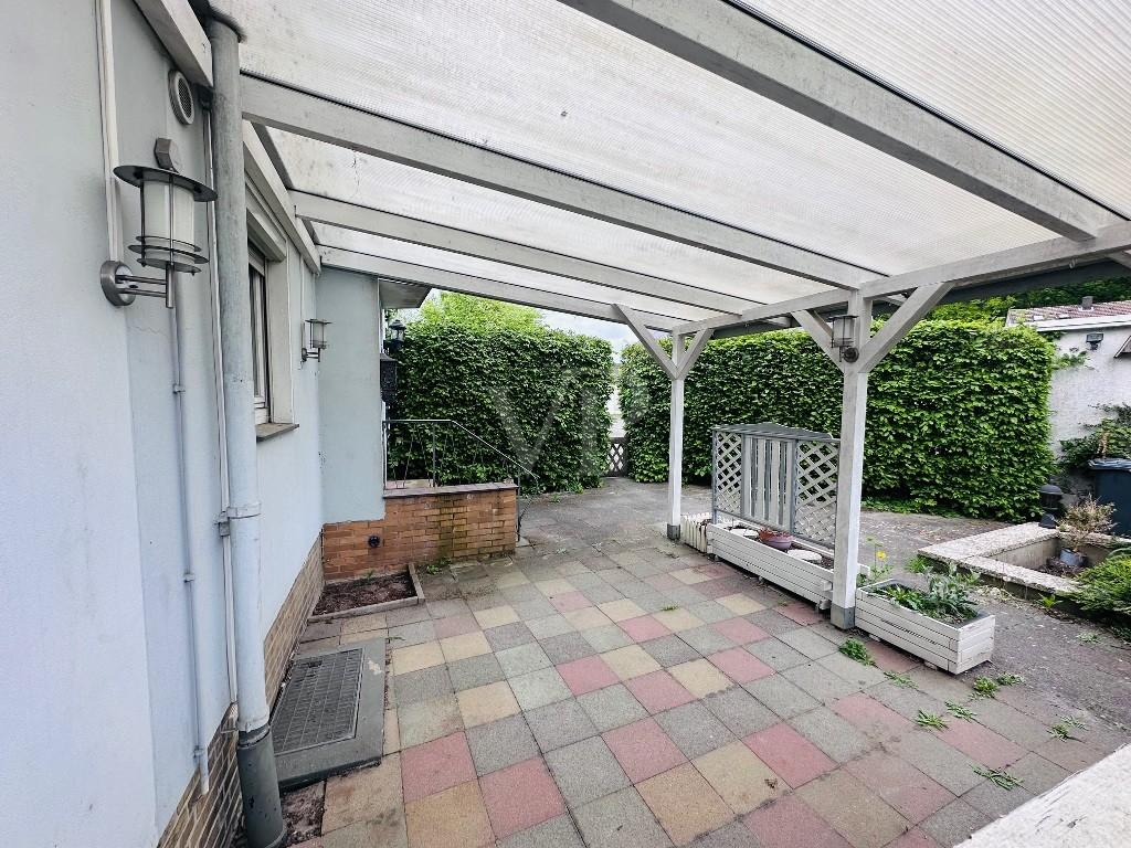 Terrasse vor dem Haus