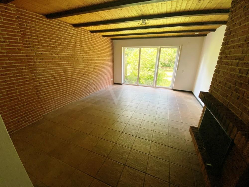 Wohnzimmer mit Kamin