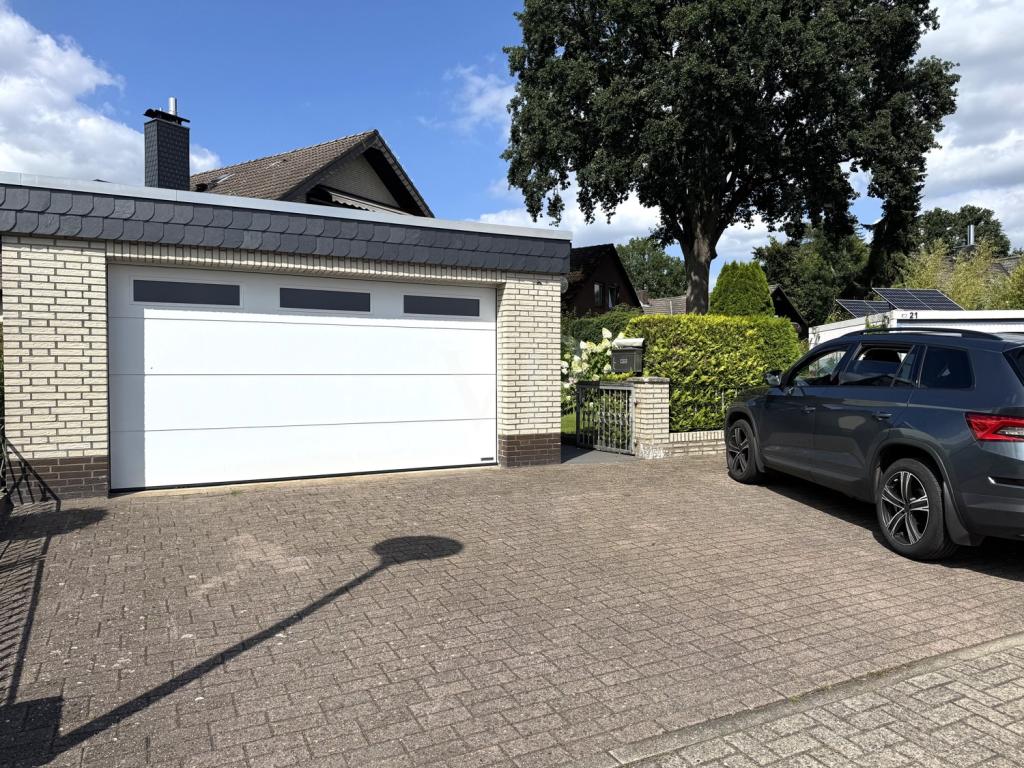 Große Garage
