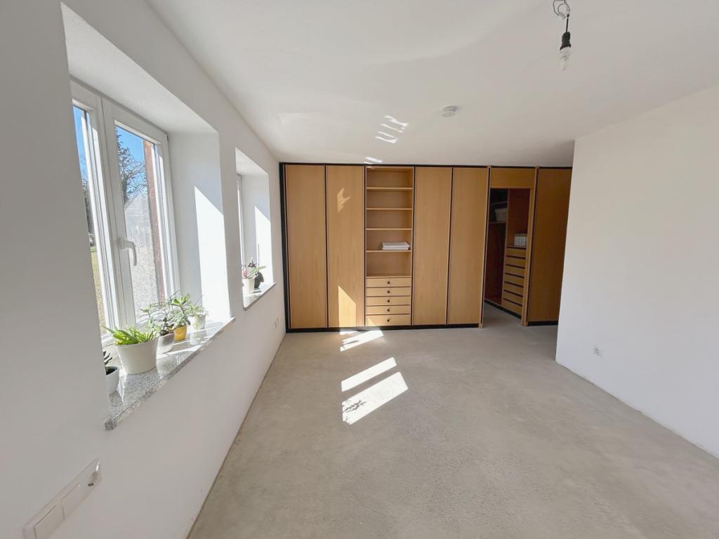 Penthousewohnung: Schlafzimmer mit Einbauschrank bzw. Ankleide
