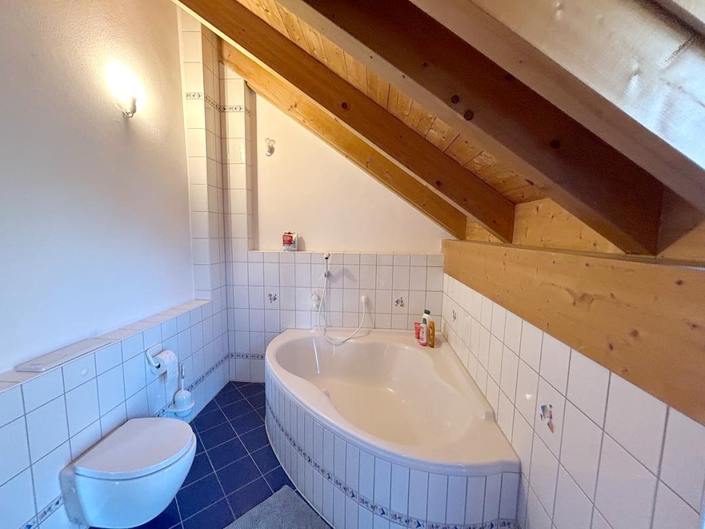 Penthousewohnung: Badezimmer im Dachgeschoss