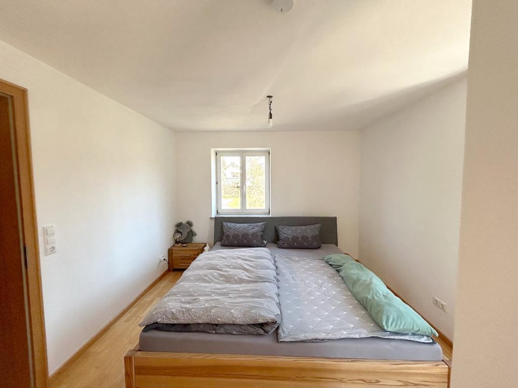 Penthousewohnung: Aktuell Schlafzimmer, vorher Büro