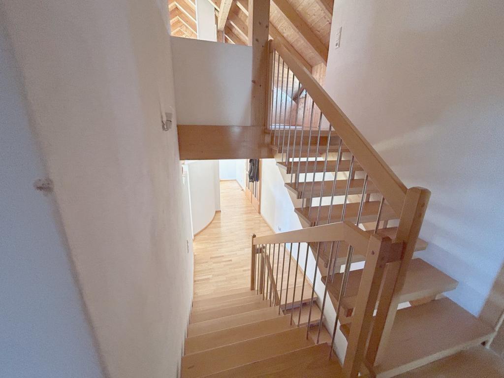 Penthousewohnung: Treppenaufgang zur Galerie und den Kinderzimmern