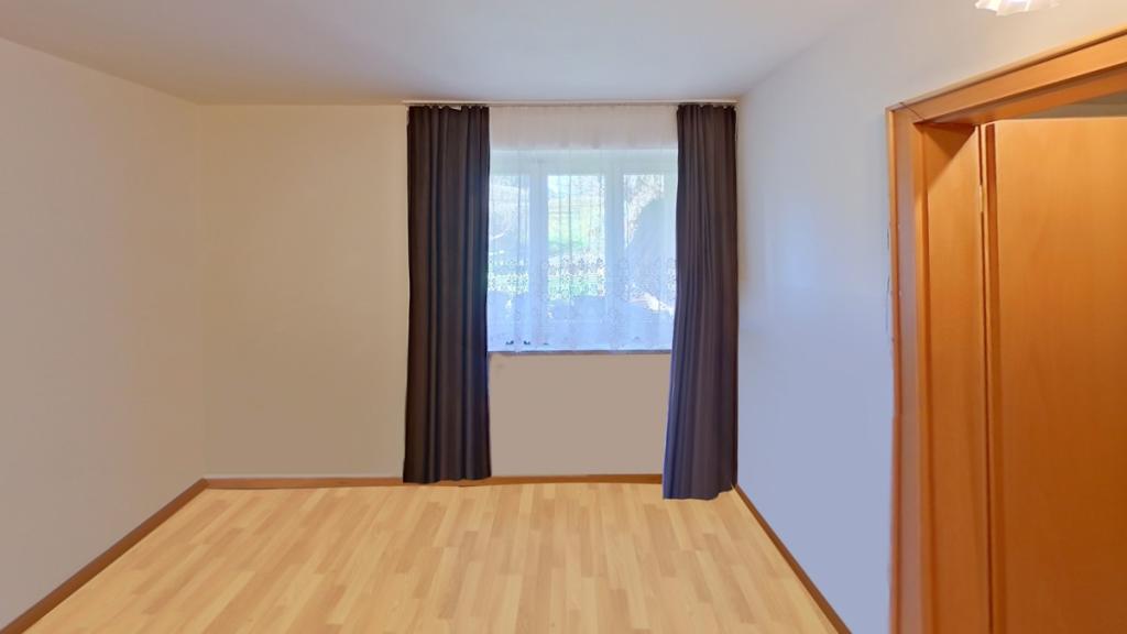 Wohnung Nr. 2 - Schlafzimmer im Souterrain (visuell bearbeitet)