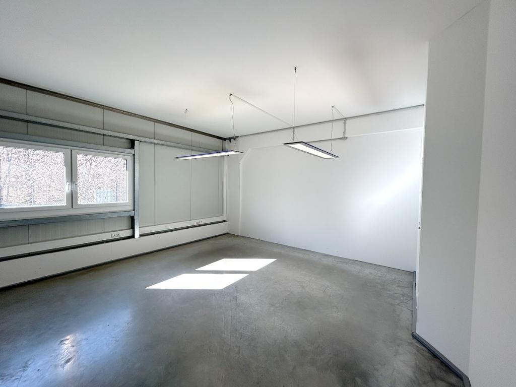 Lager oder Büro im östlichen Teil der Halle