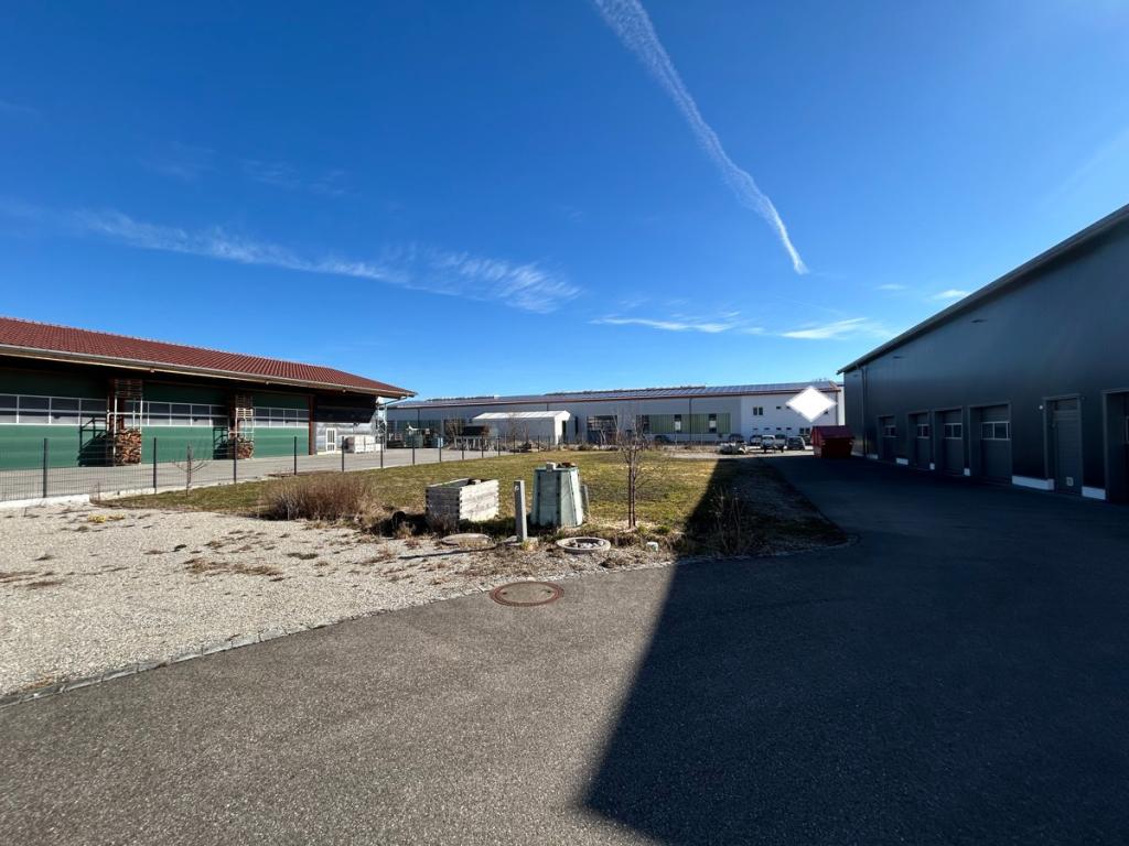 Freier Bauplatz für eine weitere Lagerhalle