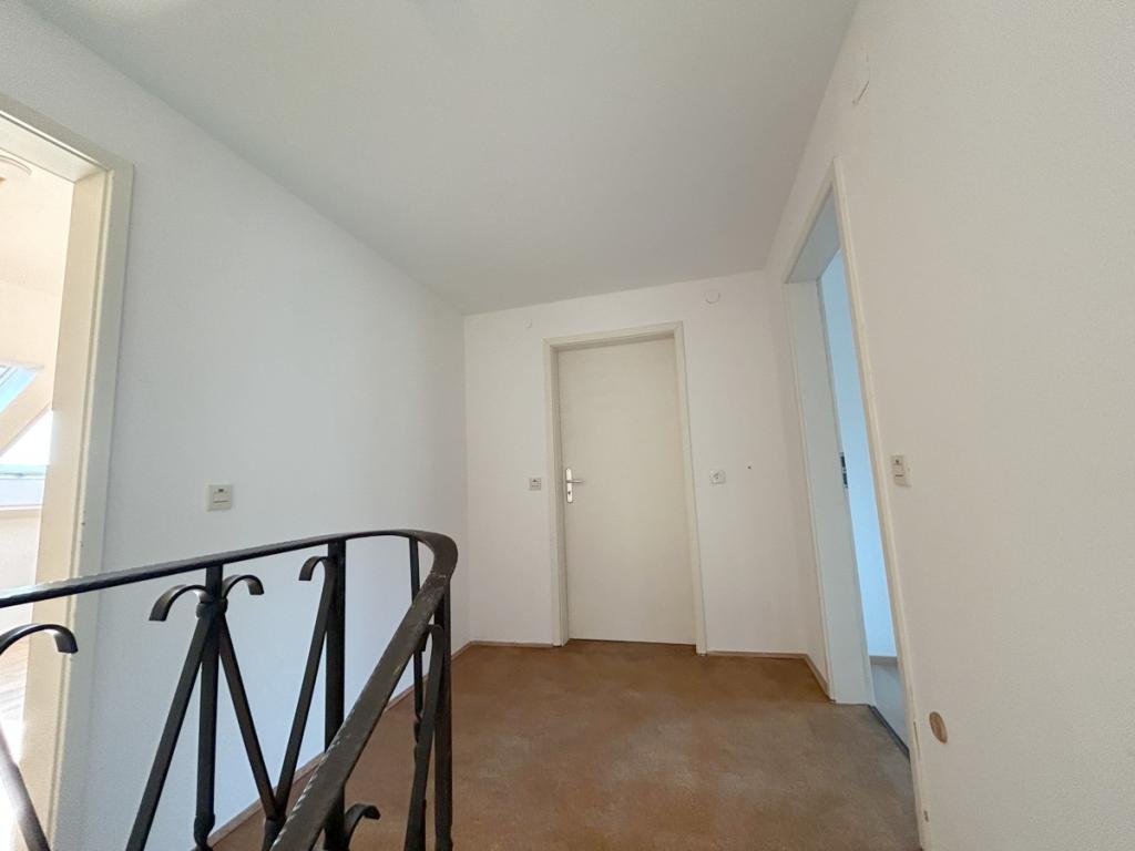 Wohnung Nr. 4: Flur im Dachgeschoss