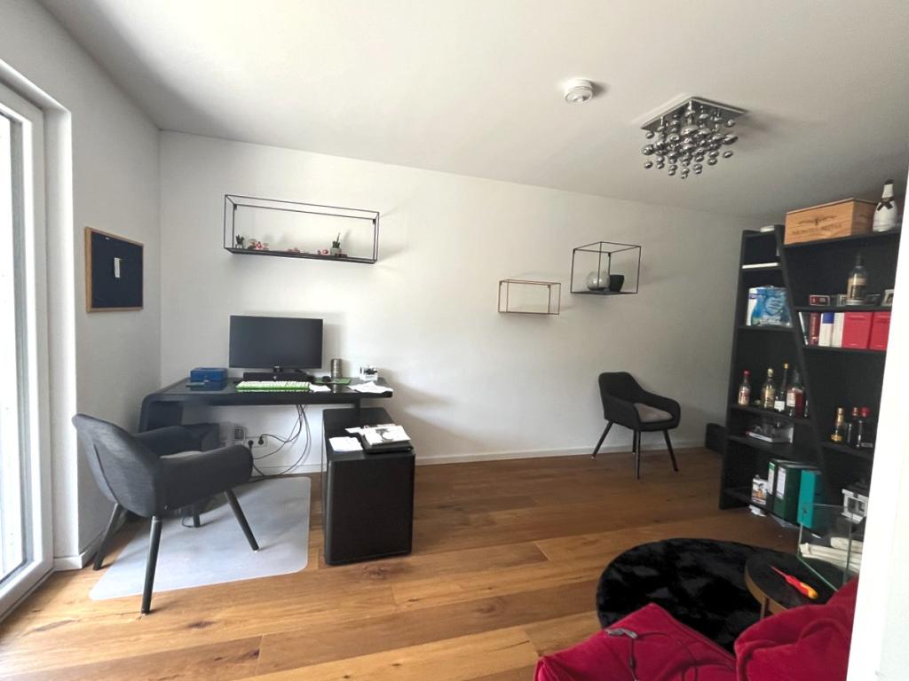 Schlafzimmer, derzeit Arbeitszimmer